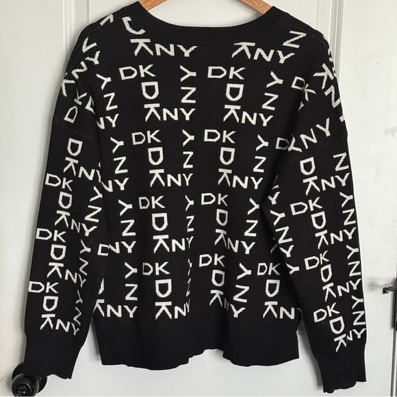 DKNY Logo Sweater V-Neck Sweater in Black and White | Size L - Picture 3 of 9